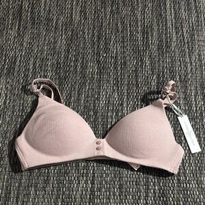 Victoria's secret NEW t-shirt lightly lined wireless bra